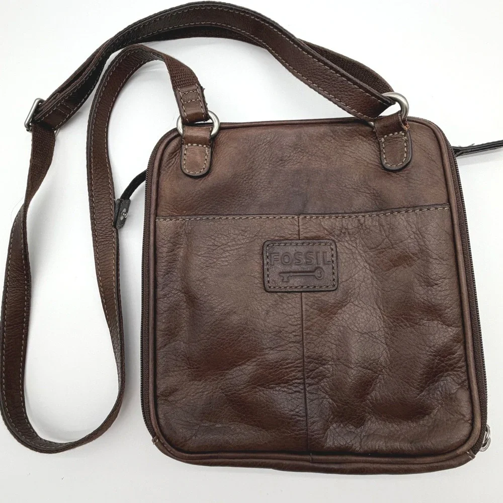Fossil ZB2840 Brown Leather Crossbody Messenger Bag Small Square Organizer - Picture 1 of 9